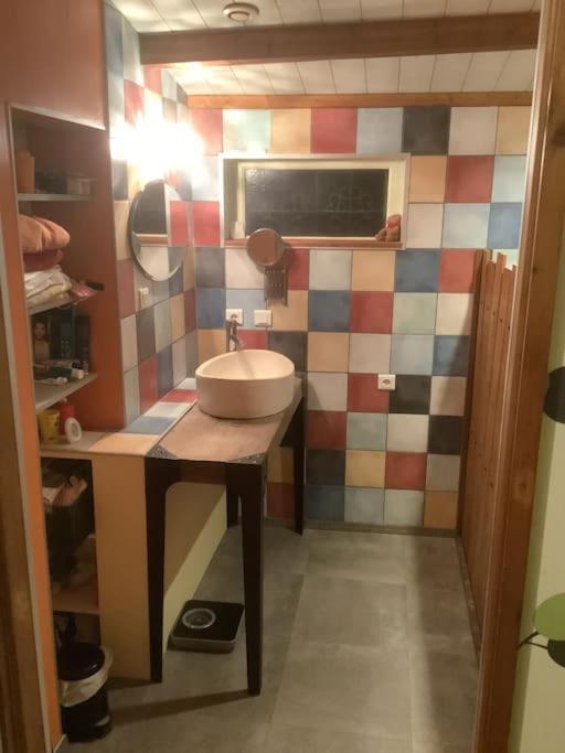 Charmante Maison Atypique En Village Saint-Colombin Экстерьер фото