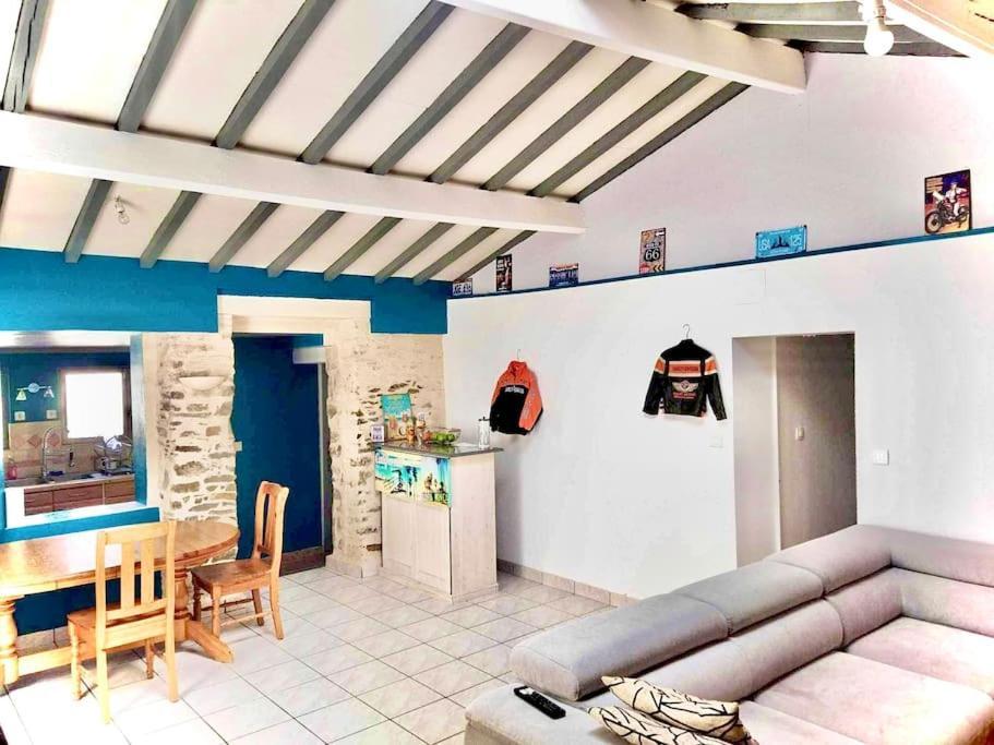 Charmante Maison Atypique En Village Saint-Colombin Экстерьер фото